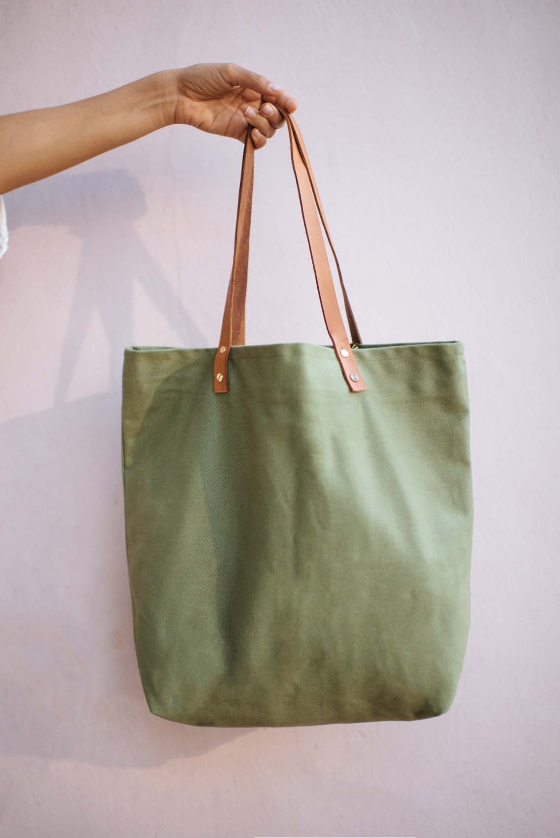 DIY Canvas Tote Bag | a pair & a spare | Bloglovin’
