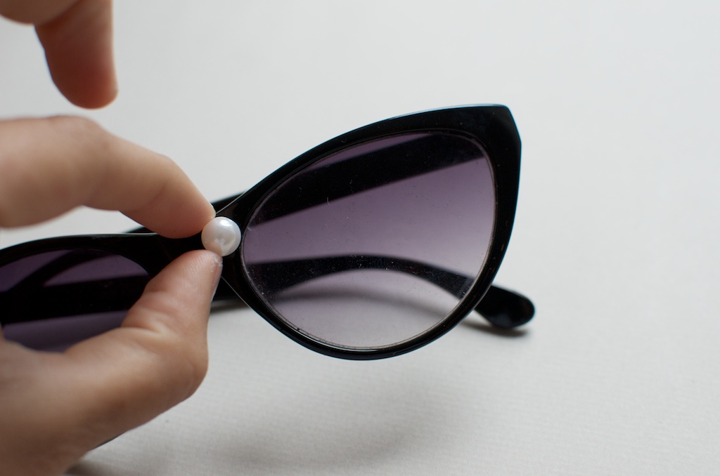 DIY Pearl Sunglasses a pair and a spare 021